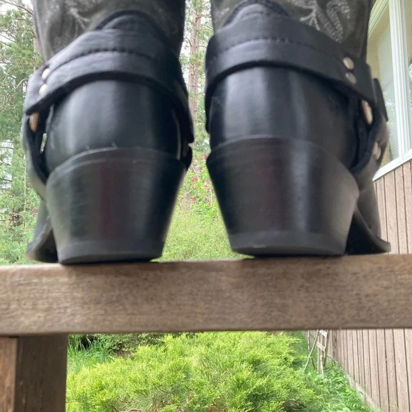 FRYE Boots LILY HARNESS Leather Suede Black Gray Embroidered Western Size 7.5 - Picture 9 of 13